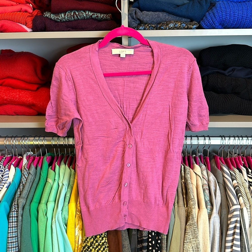 Loft mauve long sleeve v neck front button cardigan size XS